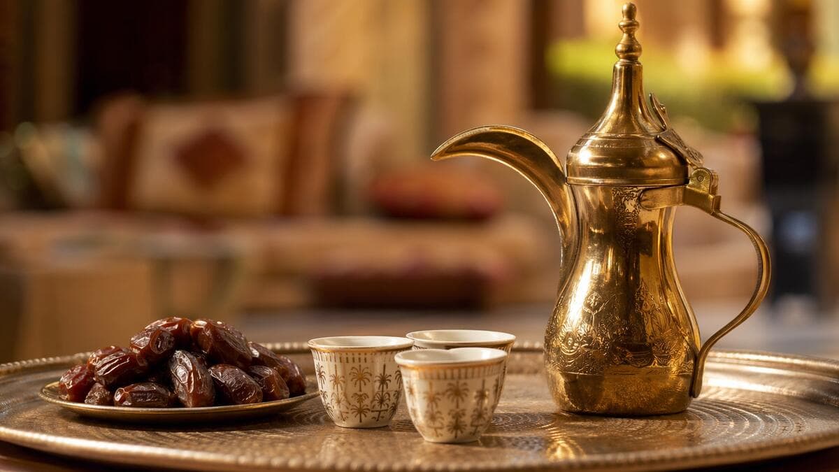 القهوة العربية بالهيل والزعفران